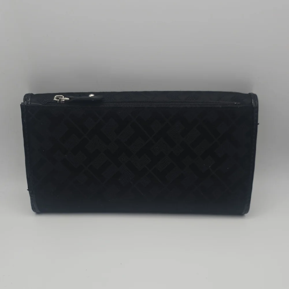 Tommy Hilfiger elegant tommy